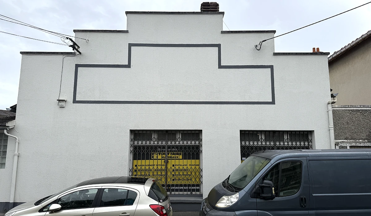 Avant la pose - enseigne Villeparisis